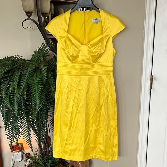 NWOT Sophia Christina Bright Yellow Dress Zippered Cap Sleeves Satiny - Picture 1 of 12